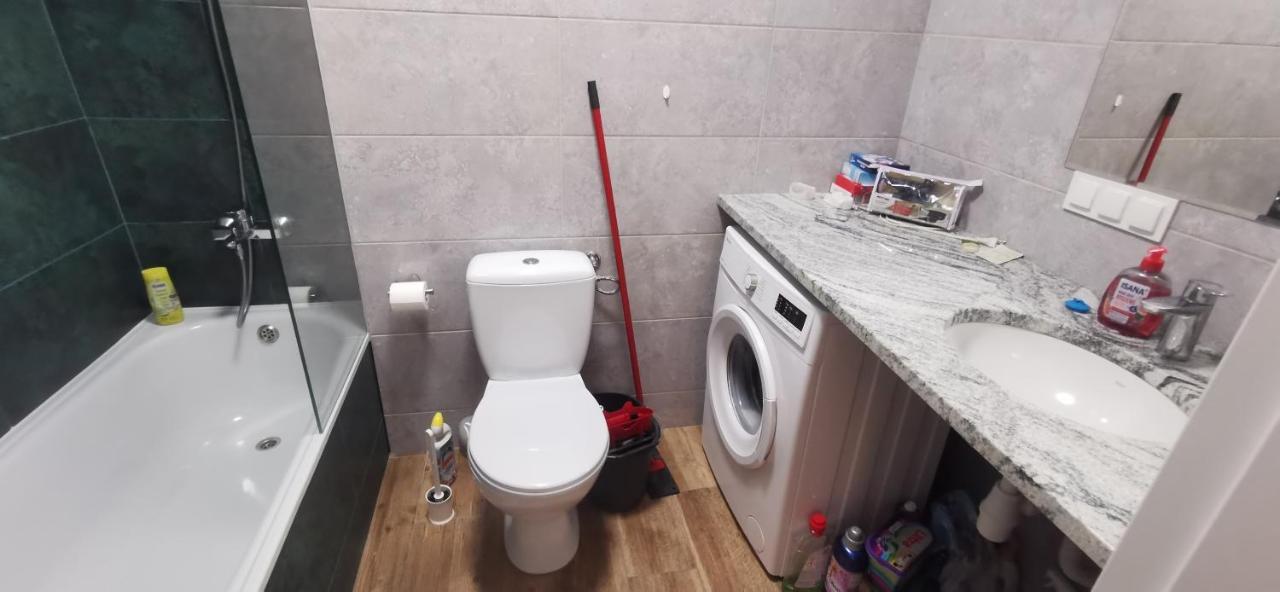 Nowy 1 Z 2 Pokoi W Mieszkaniu W Ursusie Varsavia Esterno foto